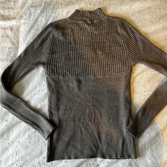 Chandail neuf - Picture 3 of 4